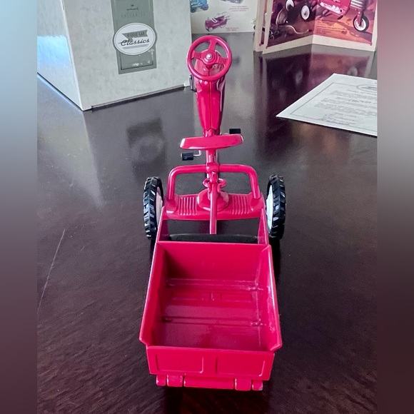 Hallmark Kiddie Car Classics Murray Tractor & Trailer - Picture 3 of 8